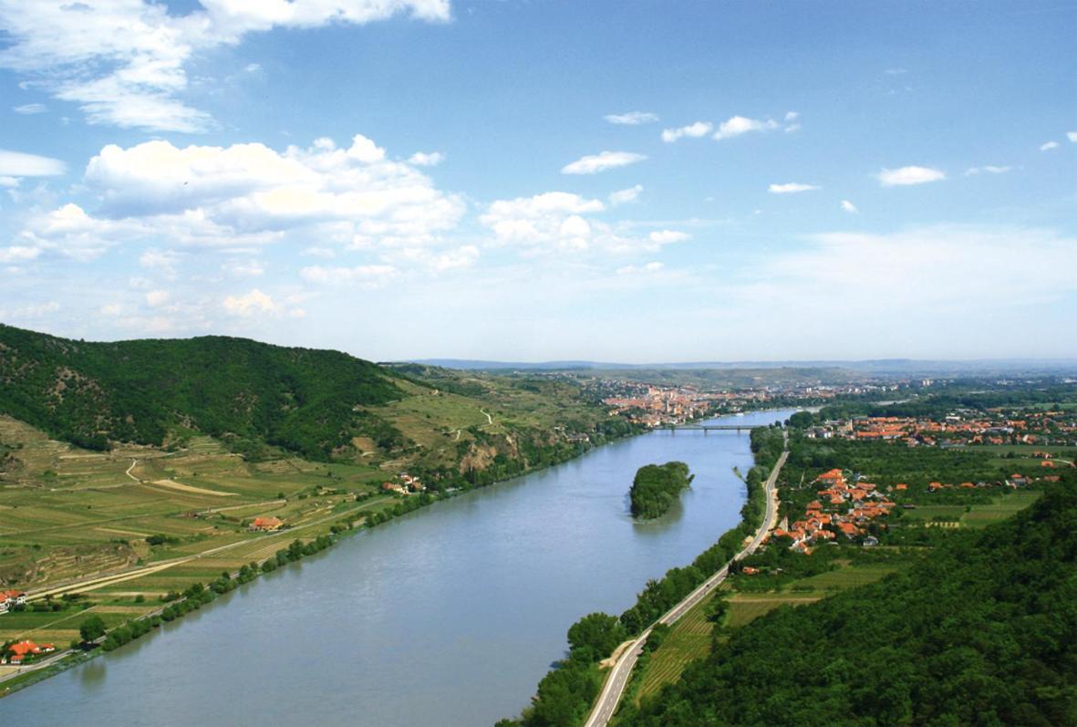 Weingut Jakob'S Ruhezeit Mautern an der Donau Esterno foto