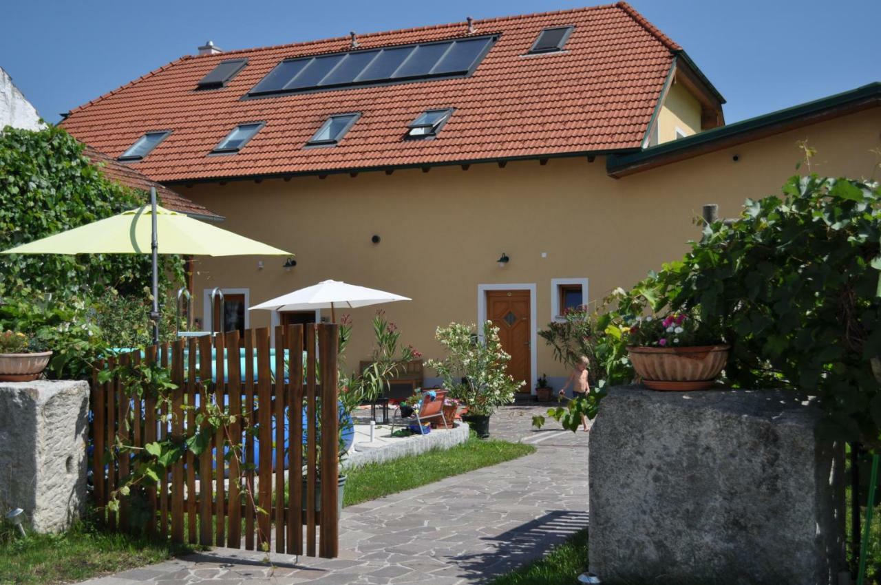 Weingut Jakob'S Ruhezeit Mautern an der Donau Esterno foto